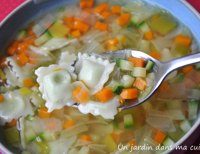 Soupe de légumes aux ravioles