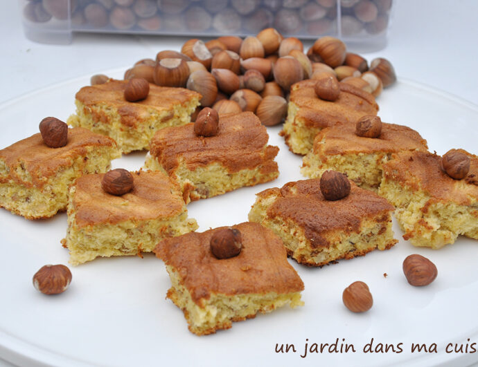 gâteau de miel aux noisettes