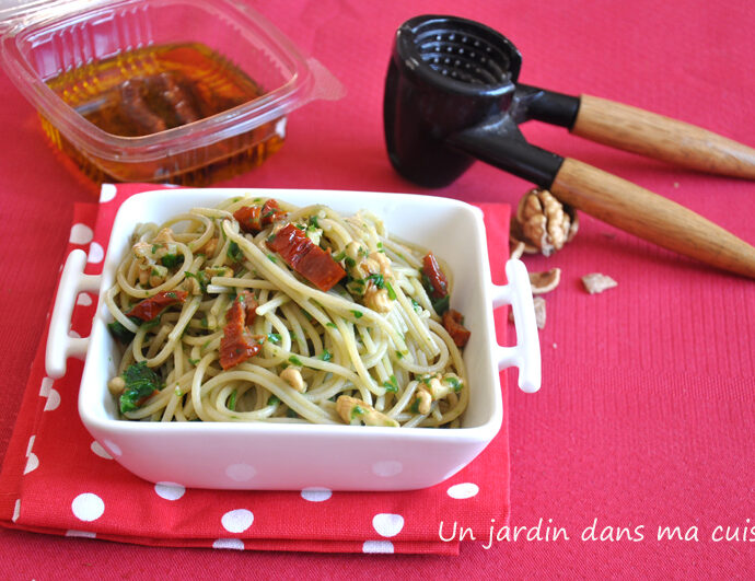 spaghetti aux noix tomates séchées sauce pourpier