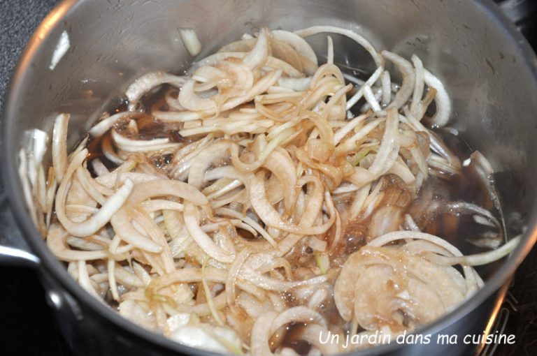 Confit D'oignon Au Miel Et Vinaigre Balsamique unjardindansmacuisine.com