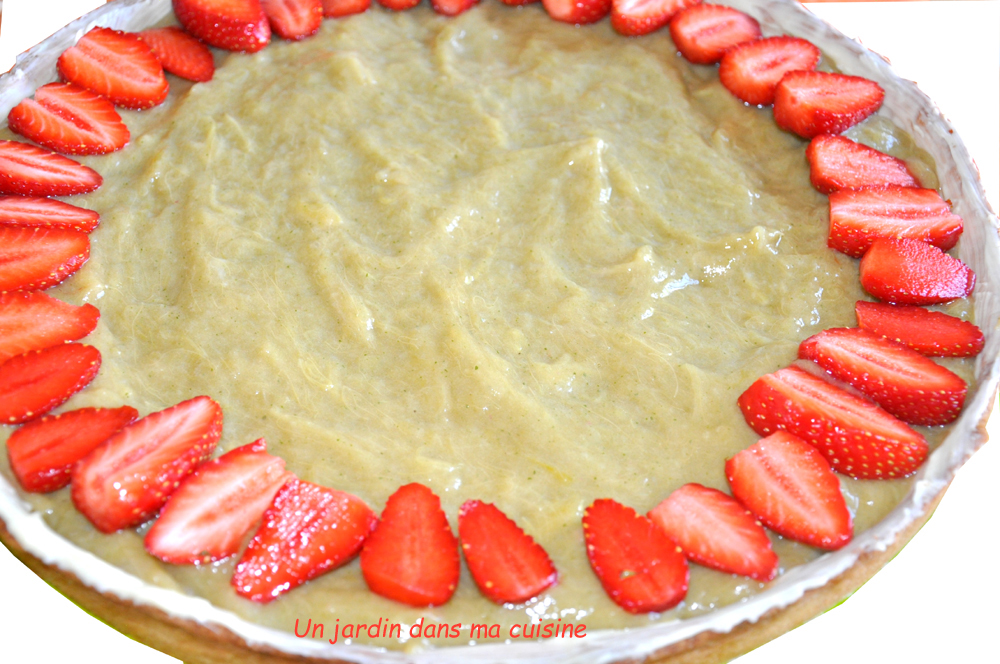 Tarte Rhubarbe Fraises Creme Chocolat Blanc Un Jardin Dans Ma Cuisine