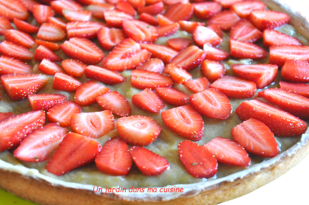 Tarte Rhubarbe Fraises Creme Chocolat Blanc Un Jardin Dans Ma Cuisine