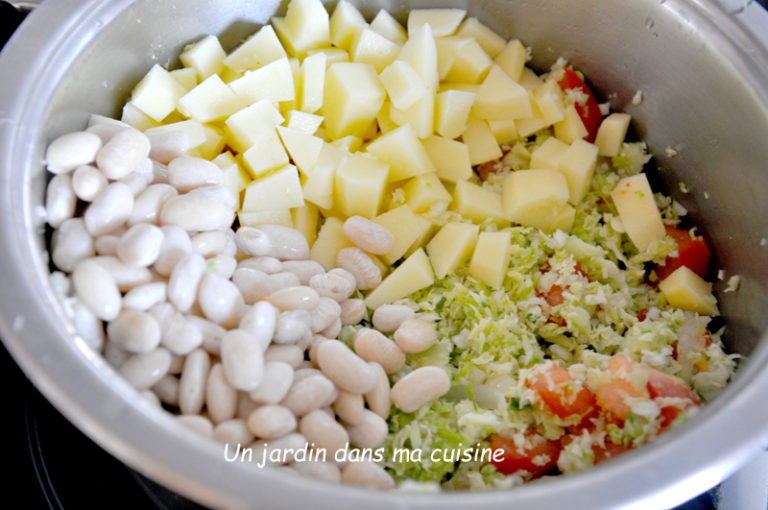 soupe au chou et haricots blancs - Un jardin dans ma cuisine